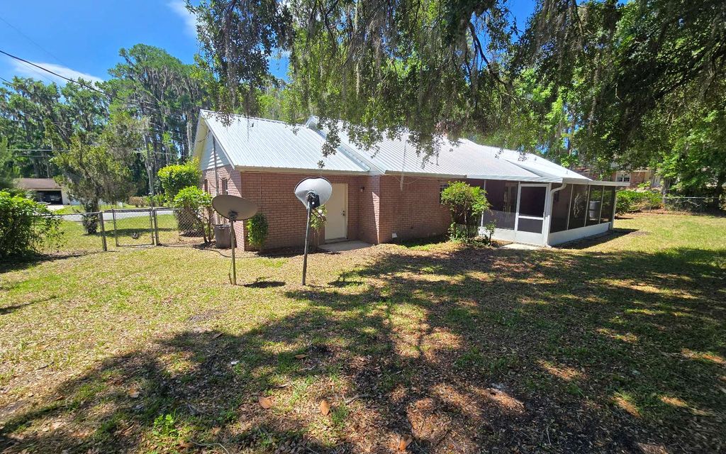 Photo of 473 SE Evergreen Dr, Lake City, FL 32025 (MLS # 127067)
