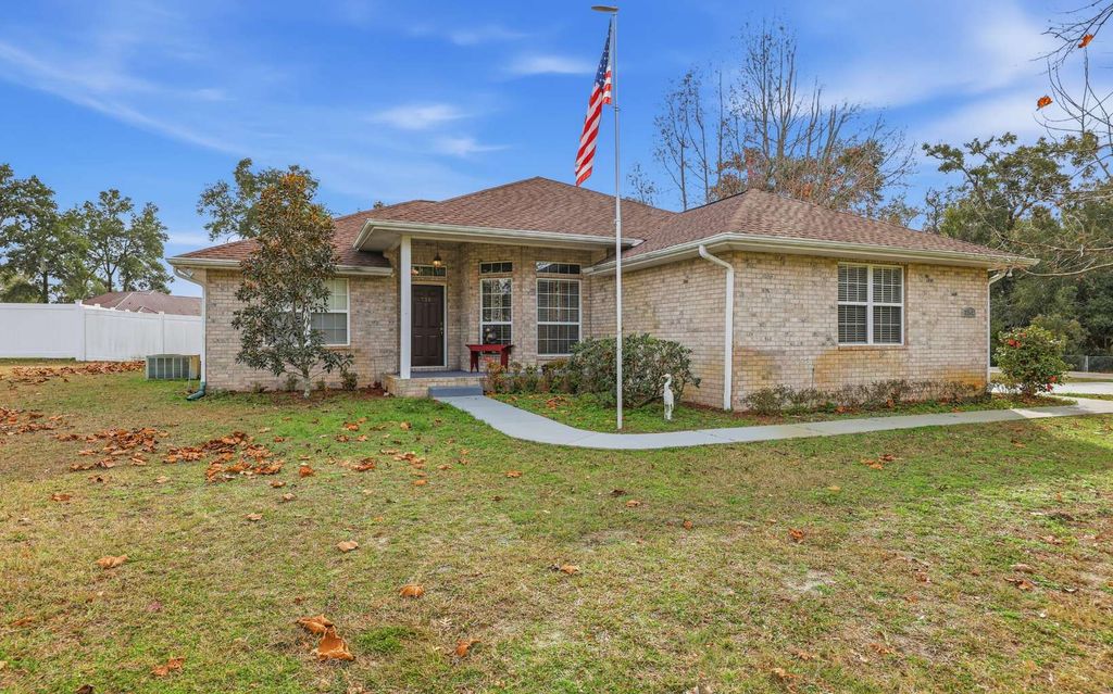 Photo of 754 NW Emerald Lakes Drive, Lake City, FL 32055 (MLS # 129805)