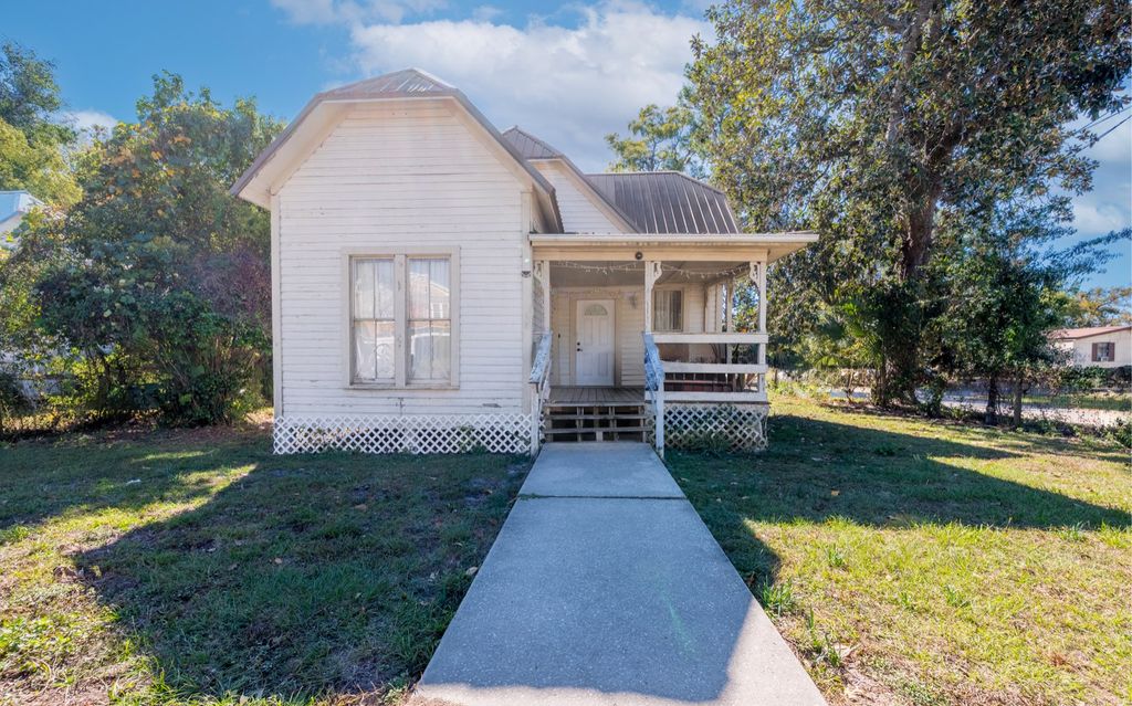 Photo of 421 Duval St, Live Oak, FL 32064 (MLS # 129256)