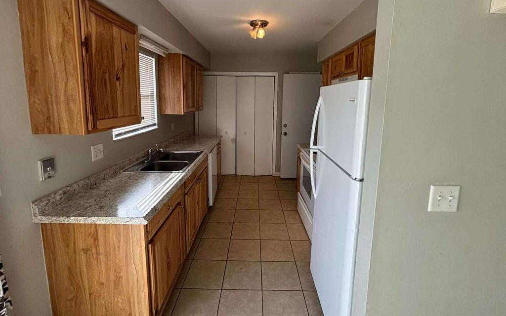 Photo of 3872 NW Archer St Apt 101 St, Lake City, FL 32055 (MLS # 129827)