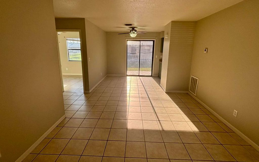 Photo of 3863 NW Archer St Apt 102 St, Lake City, FL 32055 (MLS # 129827)