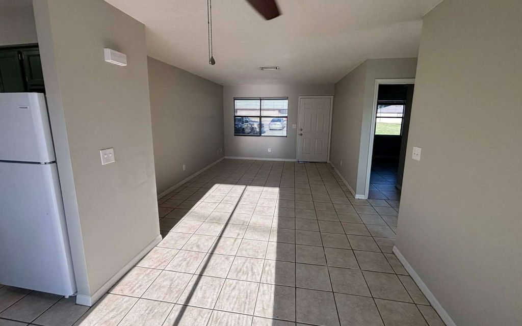 Photo of 3863 NW Archer St Apt 102 St, Lake City, FL 32055 (MLS # 129827)