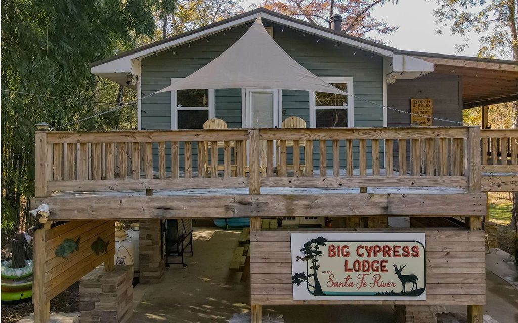 Photo of 960 SW Iowa Drive, Fort White, FL 32038 (MLS # 129404)