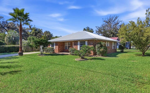 Photo of 322 NW Hilton Ave, Lake City, FL 32055 (MLS # 133633)
