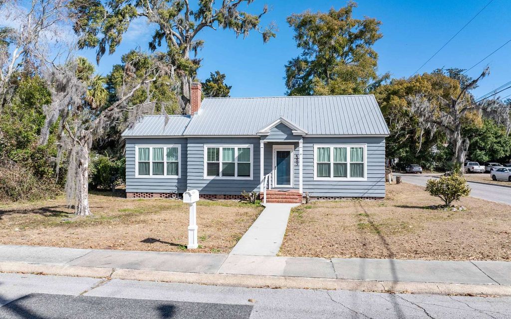 Photo of 459 SE Hernando Ave, Lake City, FL 32025 (MLS # 130181)