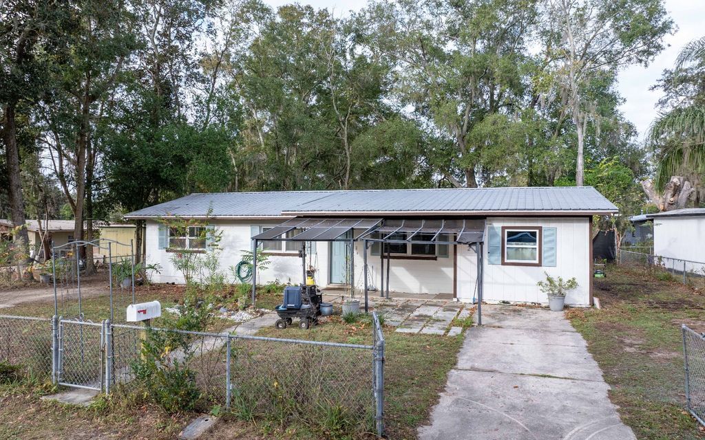 Photo of 372 SE Colburn Avenue, Lake City, FL 32025 (MLS # 129464)