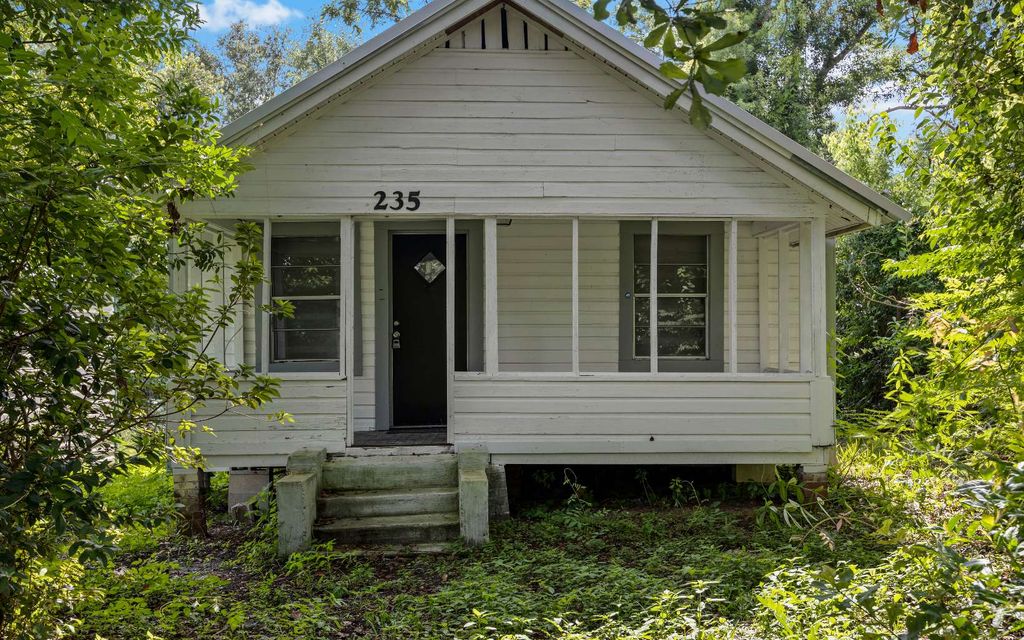 Photo of 235 SW Valentine Ave, Madison, FL 32340 (MLS # 128061)