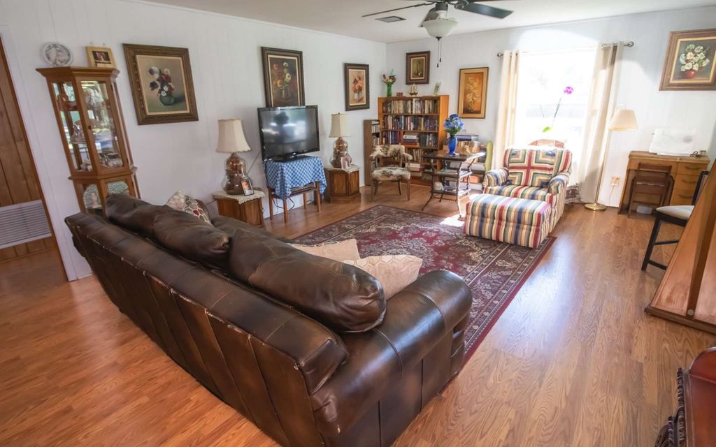 Photo of 150 SW Fairway Drive, Other, FL 32656 (MLS # 128898)