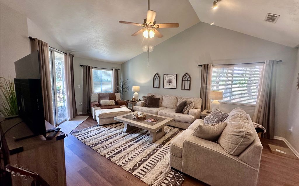 Photo of 803 NE 125th Dr, Newberry, FL 32669 (MLS # 131127)
