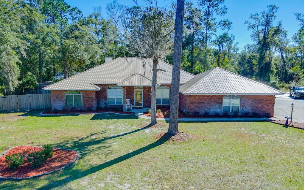 Photo of 618 NW Emerald Lakes Drive, Lake City, FL 32055 (MLS # 125057)