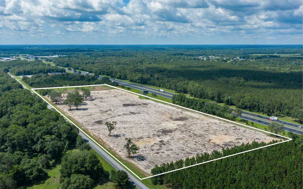 Photo of 1116 SW Business Point Dr, Lake City, FL 32025 (MLS # 115967)