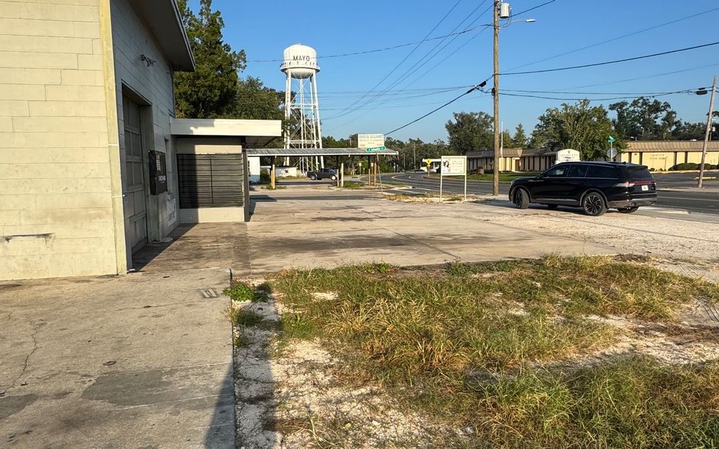 Photo of 305 W Main St, Mayo, FL 32066 (MLS # 128675)