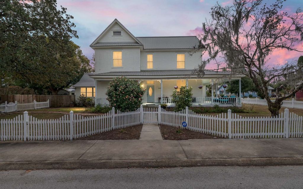 Photo of 160 SE Saint Johns St, Lake City, FL 32025 (MLS # 129962)