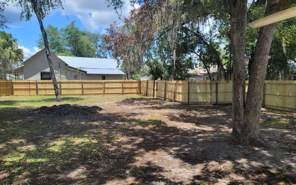 Photo of 361 NW Jefferson St, Lake City, FL 32055 (MLS # 127768)