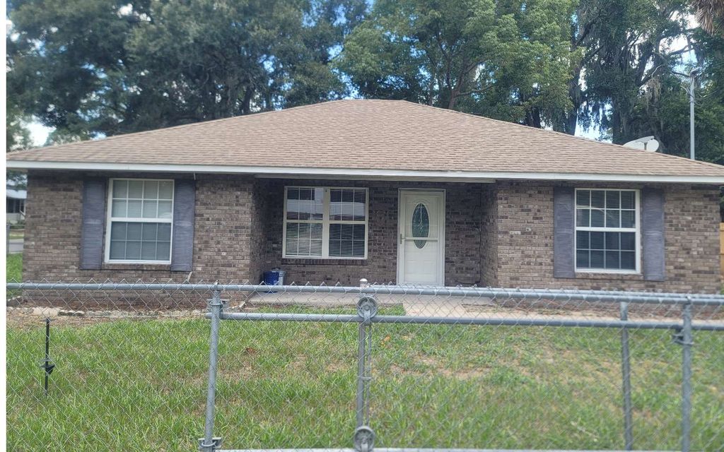Photo of 361 NW Jefferson St, Lake City, FL 32055 (MLS # 127768)