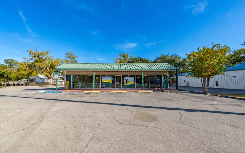 Photo of 511 S Ohio Ave, Live Oak, FL 32064 (MLS # 133374)