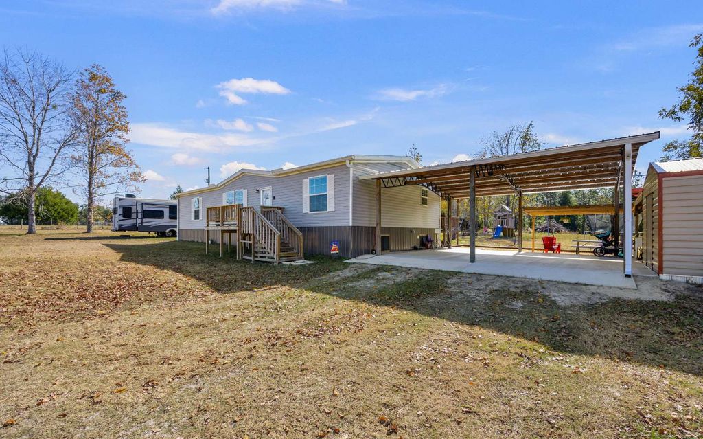 Photo of 338 SW Healan Ct, Fort White, FL 32038 (MLS # 129349)