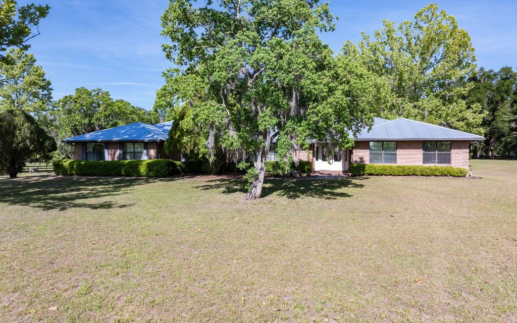 Photo of 656 NW Dogwood Terrace, Lake City, FL 32055 (MLS # 131203)