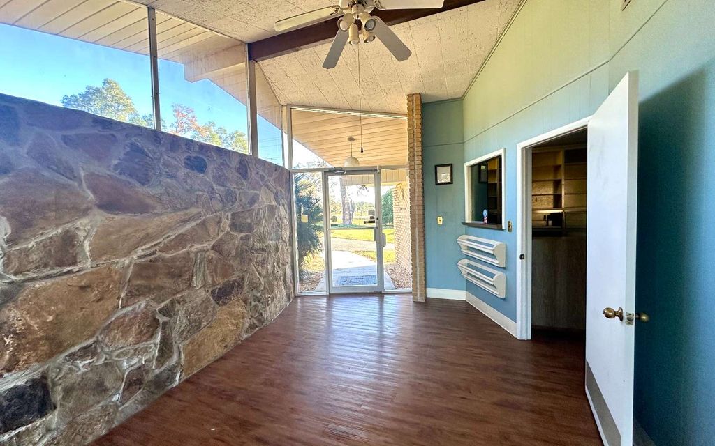 Photo of 1166 SW Main Blvd, Lake City, FL 32025 (MLS # 126133)