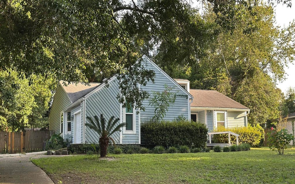 Photo of 719 Crooked Oak Dr, Other, FL 32514 (MLS # 133540)