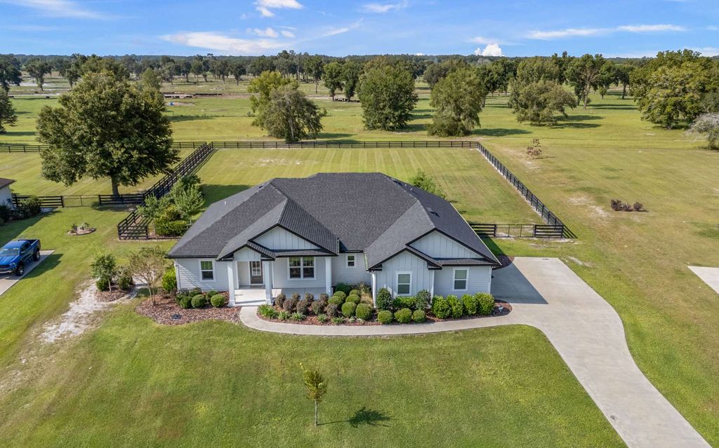 Photo of 1146 SW Mandiba Drive, Lake City, FL 32024 (MLS # 128627)