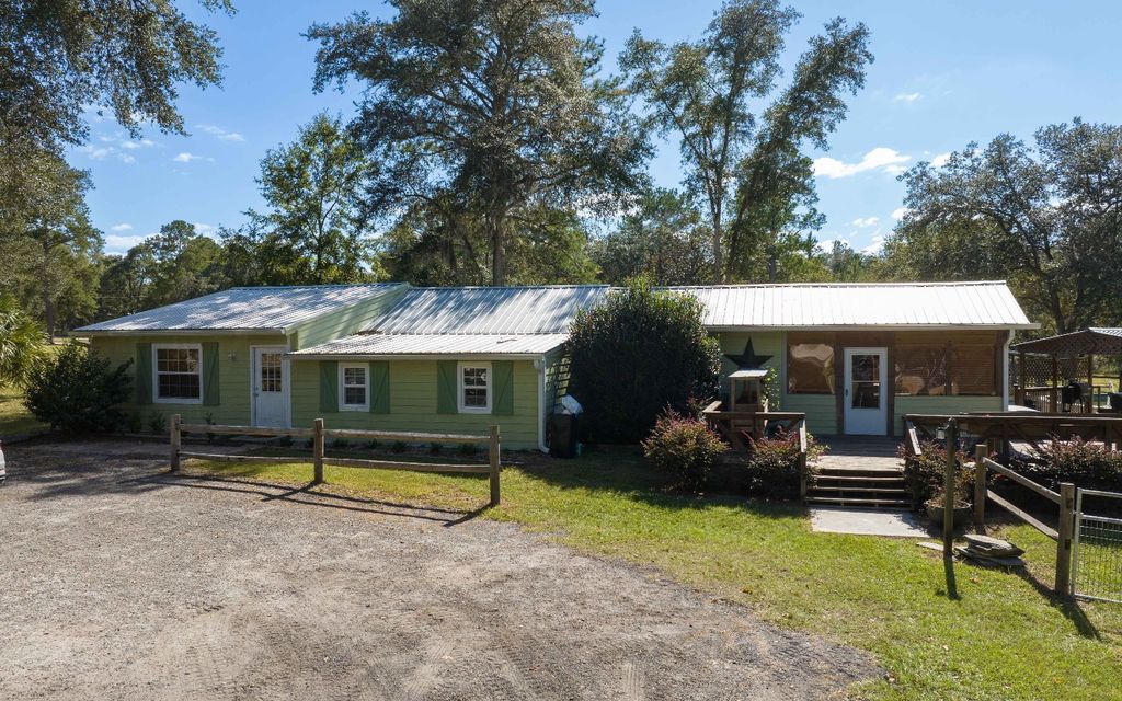 Photo of 246 SW Crockett Way, Lake City, FL 32024 (MLS # 128324)