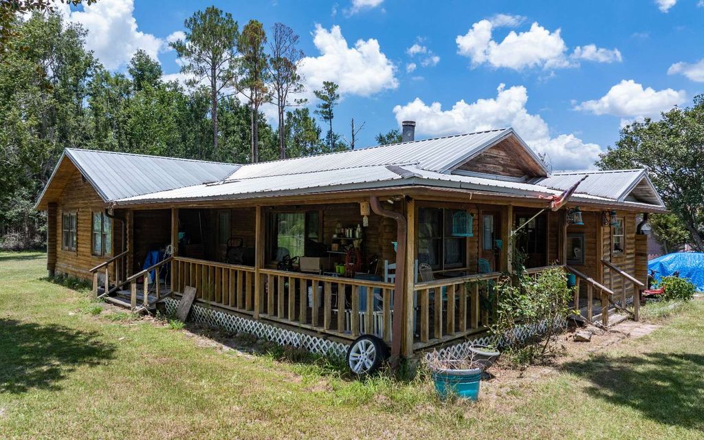 Photo of 15757 128th Pl, Live Oak, FL 32060 (MLS # 127824)