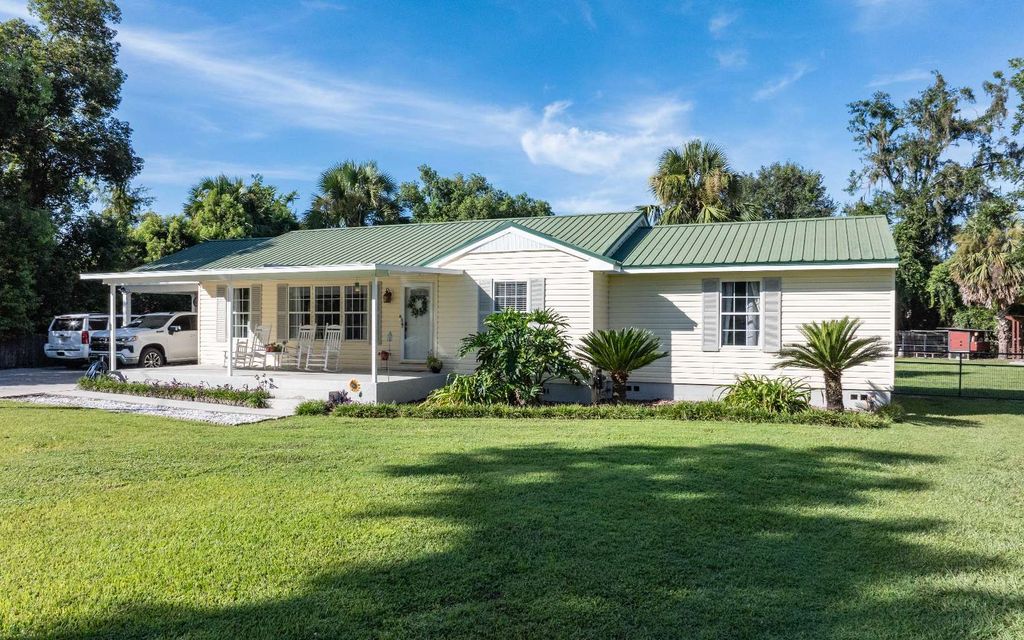 Photo of 200 SE Gay St, Live Oak, FL 32064 (MLS # 127995)