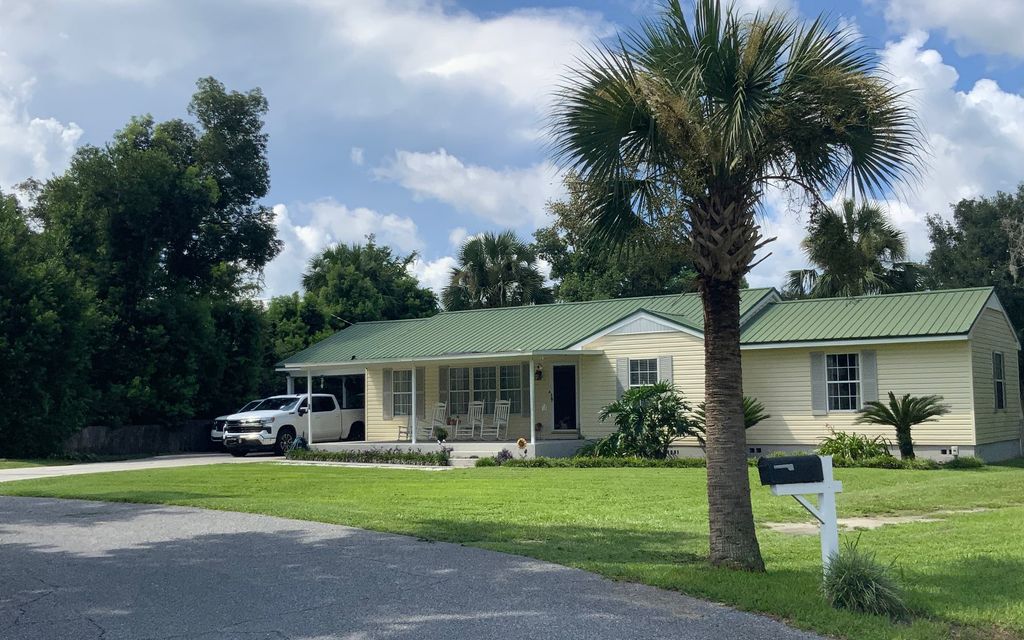 Photo of 200 SE Gay St, Live Oak, FL 32064 (MLS # 127995)