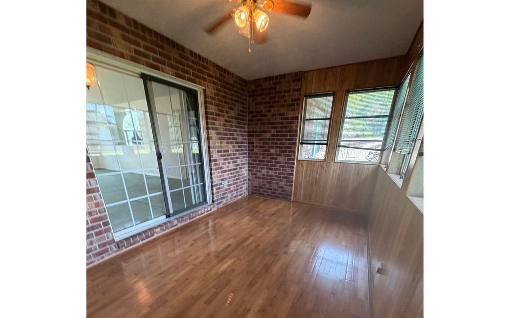 Photo of 114 NW Daughtry Glen, Lake City, FL 32055 (MLS # 132780)