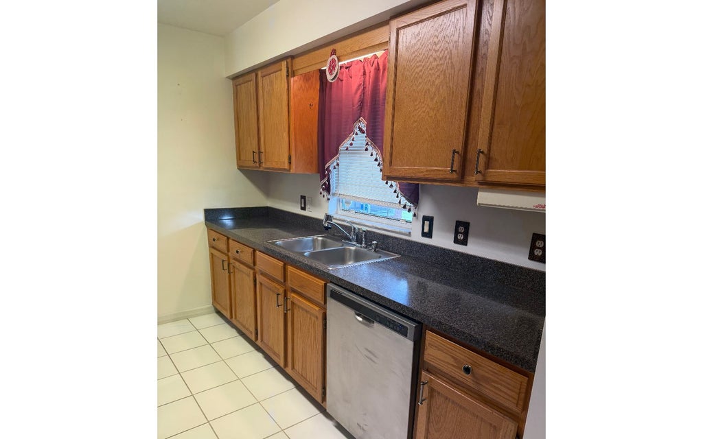 Photo of 114 NW Daughtry Glen, Lake City, FL 32055 (MLS # 132780)