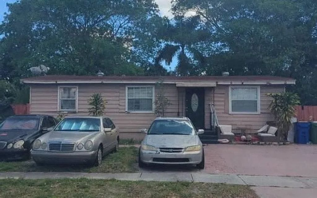 Photo of 610 SW 50th Ter, Other, FL 33068 (MLS # 131690)