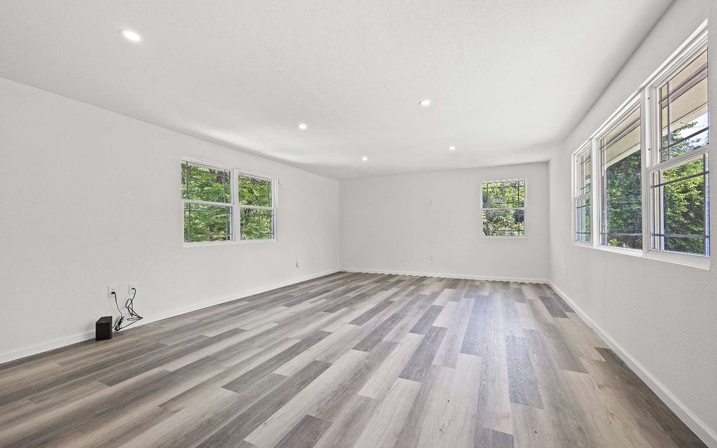 Photo of 739 NW Palm Dr, Lake City, FL 32055 (MLS # 130851)