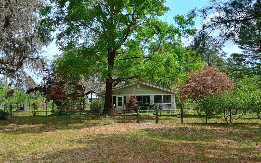 Photo of 9773 102nd St, Live Oak, FL 32060 (MLS # 126571)