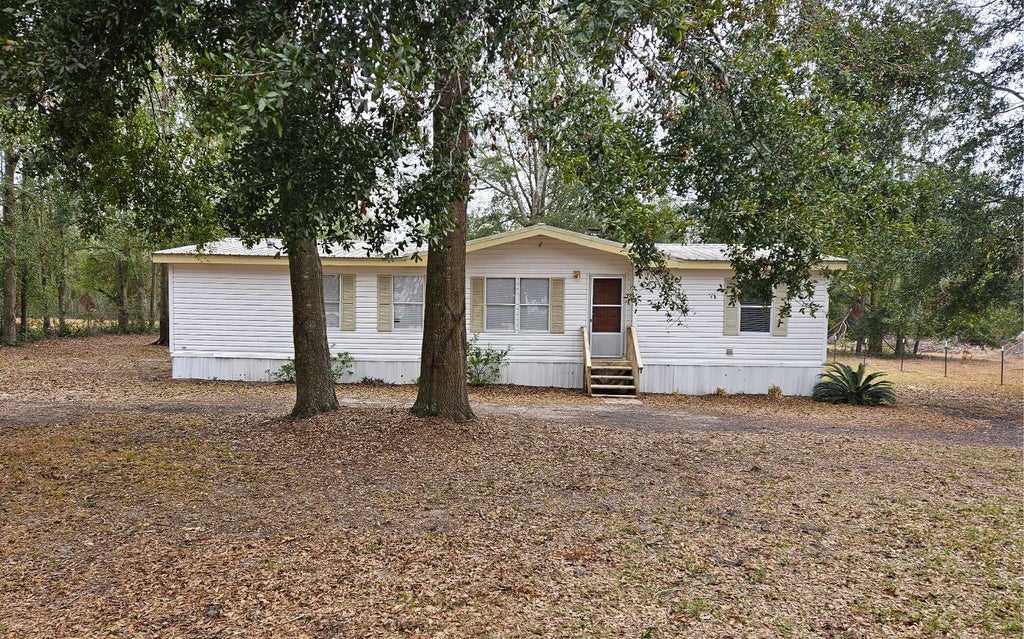 Photo of 13450 225th Road, Live Oak, FL 32060 (MLS # 132226)