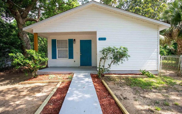 2304 W YONGE ST, PENSACOLA, FL 32505 - Image 72f427e8ea2b4e3f3fbcc1494400160c/722020049