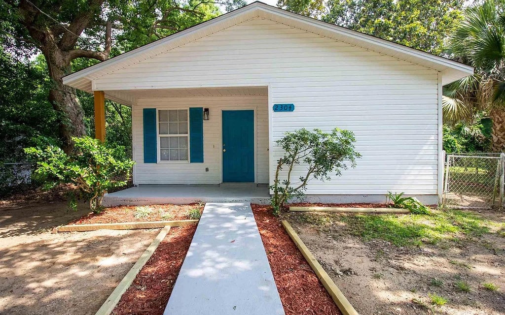 Photo of 2304 W Yonge St, Other, FL 32505 (MLS # 133491)