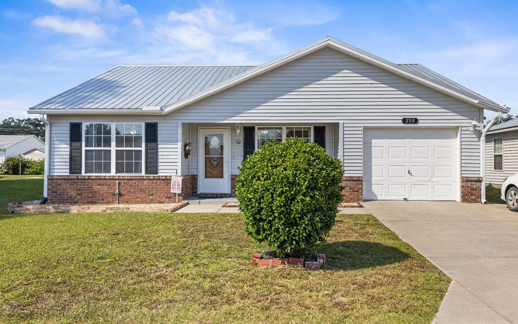 Photo of 208 SE Elm Loop, Lake City, FL 32025 (MLS # 128613)