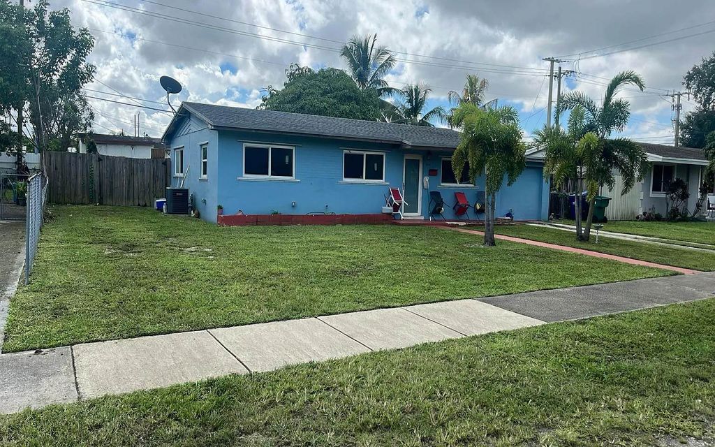 Photo of 846 NW 200th St, Other, FL 33169 (MLS # 129879)