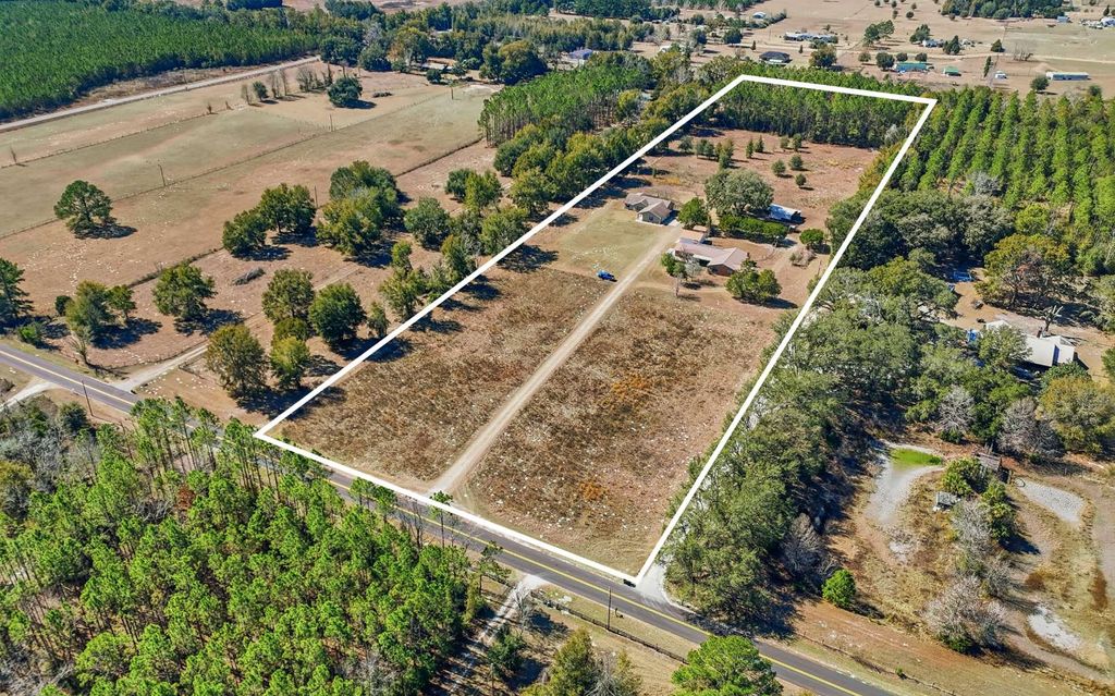 Photo of 886 SW Dekle Road, Lake City, FL 32024 (MLS # 130284)