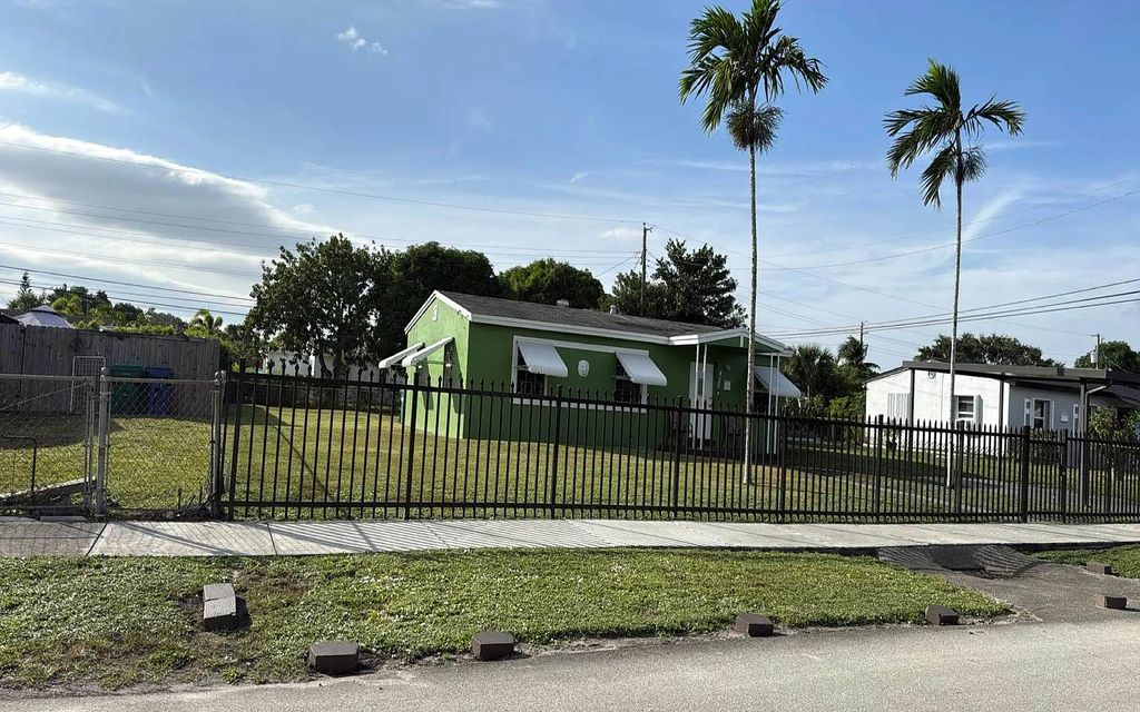 Photo of 16400 NW 18th Ct, Other, FL 33054 (MLS # 129813)