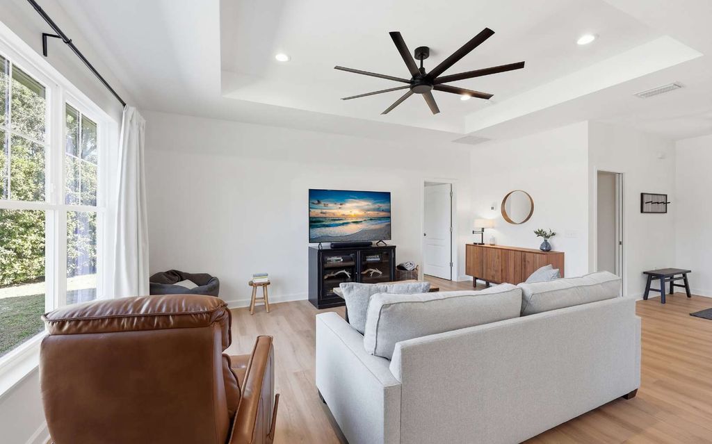 Photo of 137 SW Pinnacle Gln, Lake City, FL 32024 (MLS # 130421)