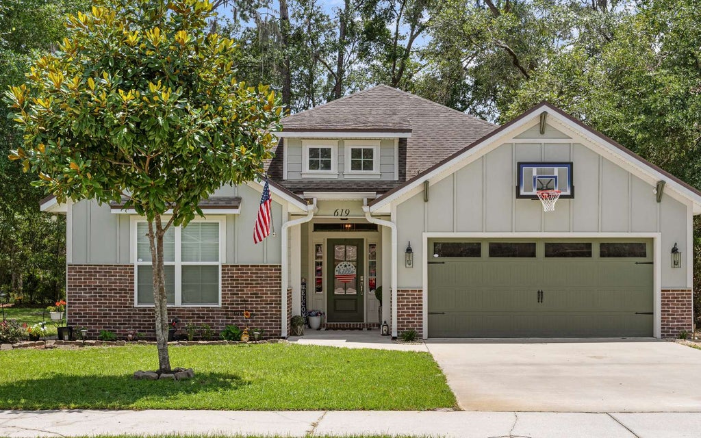 Photo of 619 SW Bellflower Dr, Lake City, FL 32024 (MLS # 132355)