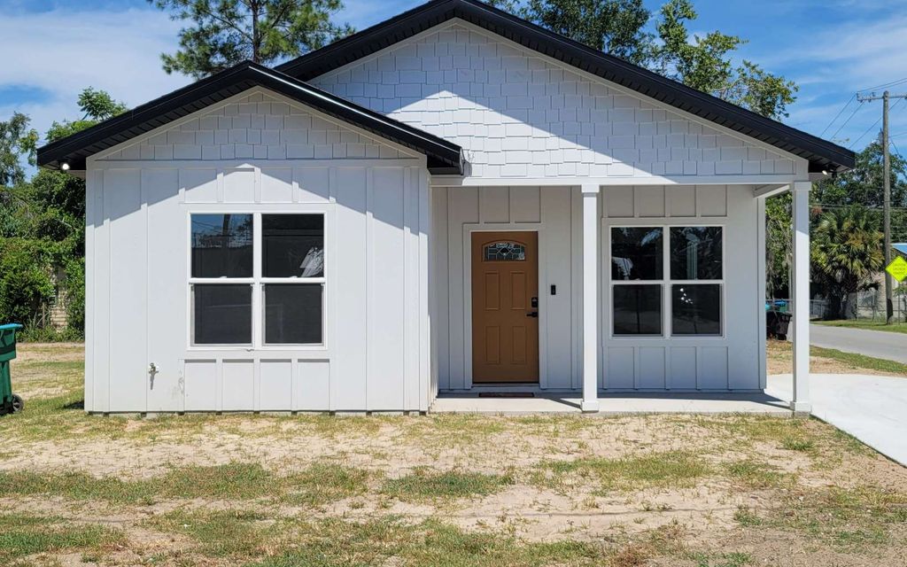 Photo of 847 NE Elsey Place, Lake City, FL 32055 (MLS # 128471)