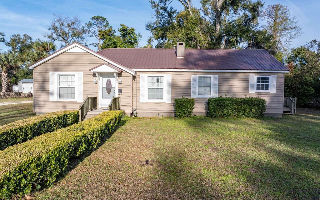 Photo of 612 Suwannee Avenue, Live Oak, FL 32064 (MLS # 130348)