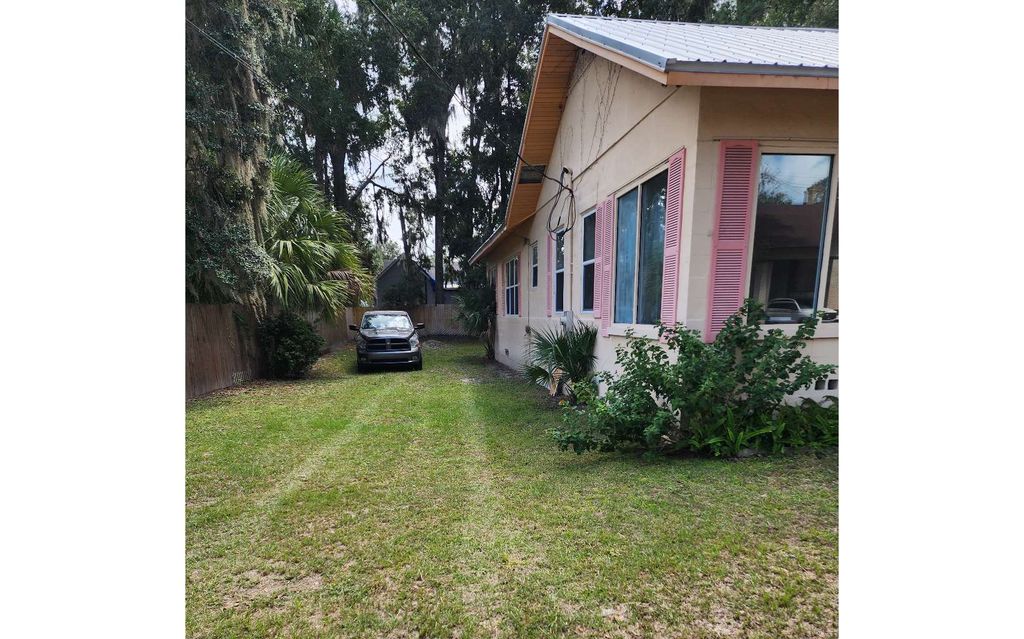 Photo of 350 NW Desoto St, Lake City, FL 32055 (MLS # 128748)