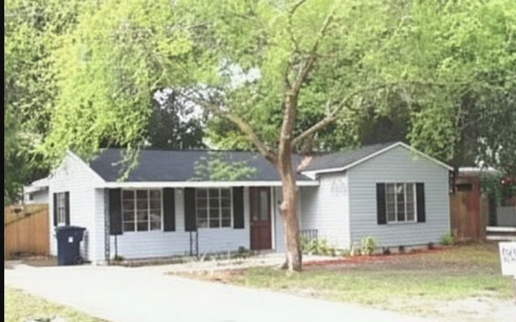 Photo of 307 E Althea Ave, Other, FL 33612 (MLS # 128727)