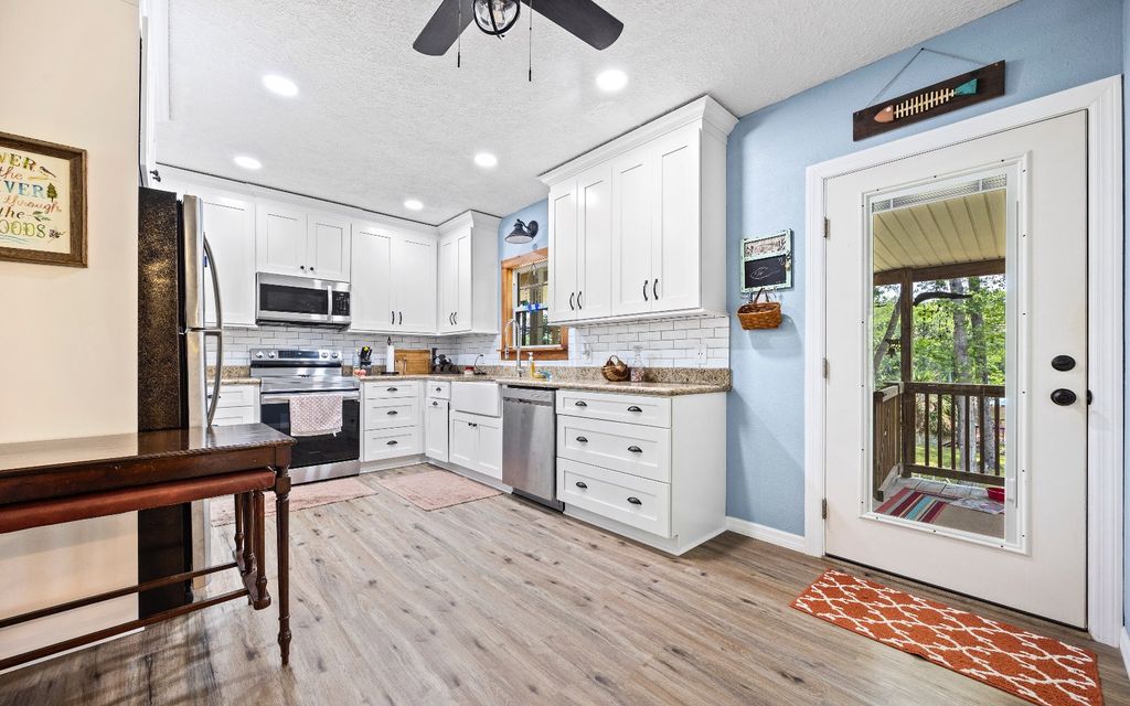 Photo of 1351 SE Suwannee Trail, Branford, FL 32008 (MLS # 127545)