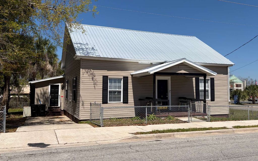 Photo of 313 NW Madison St, Lake City, FL 32055 (MLS # 130692)