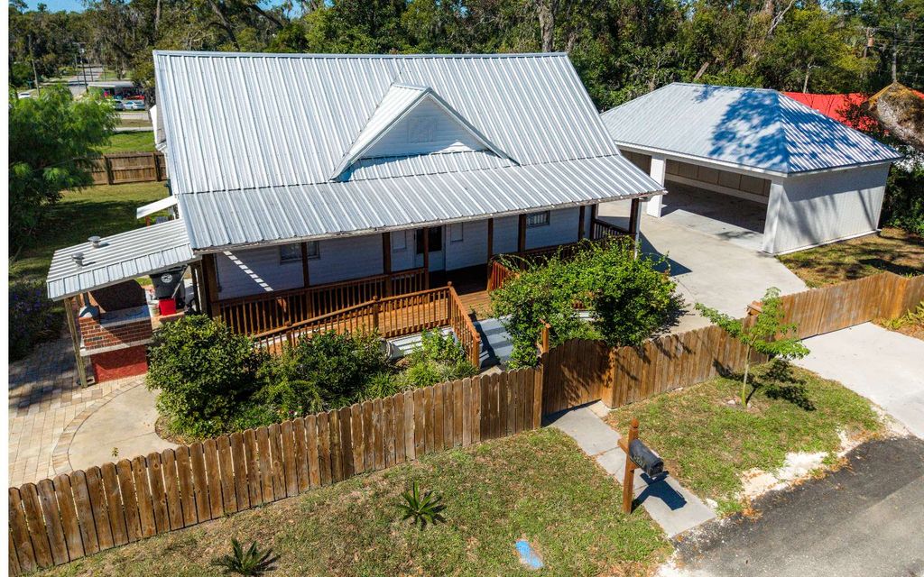 Photo of 501 NE Hamilton Ave, Live Oak, FL 32064 (MLS # 128940)